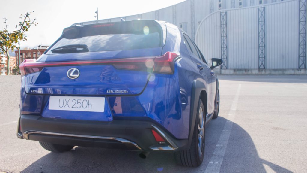 , Lexus UX250h: lujo japonés para el SUV Compacto