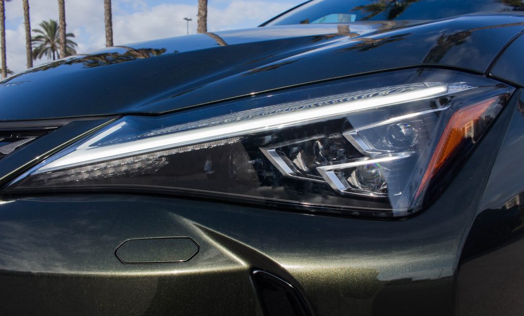 , Lexus UX250h: lujo japonés para el SUV Compacto